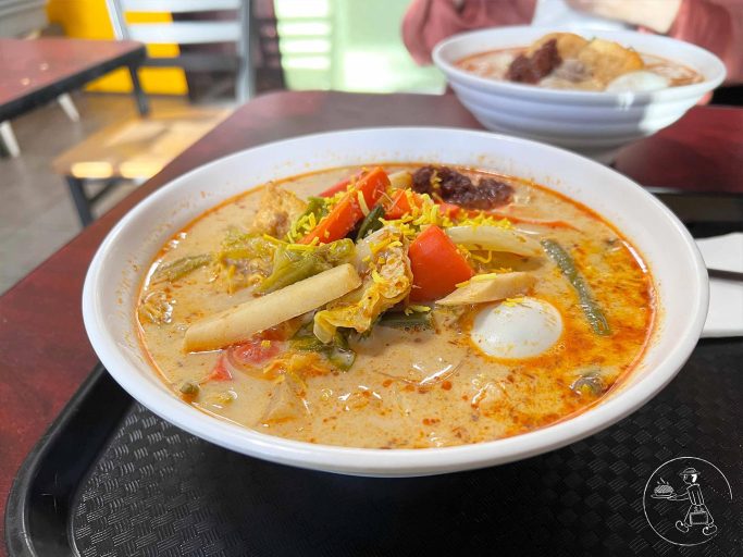 Hawkers Delight Deli - Lontong